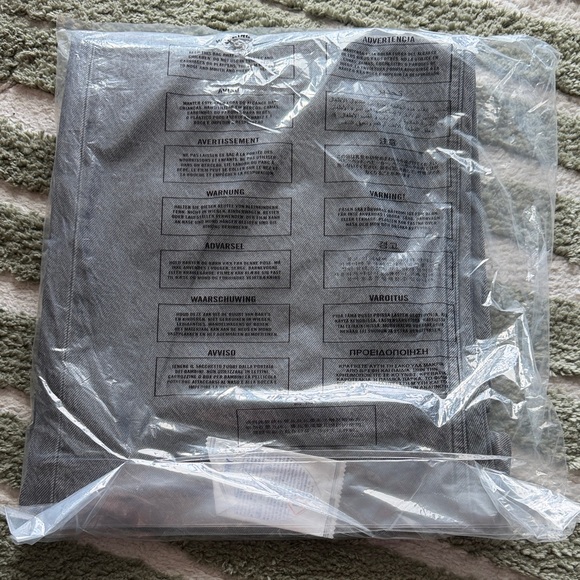 Abercrombie & Fitch 26 Short - High Rise Wide Leg Jeans - Picture 5 of 8